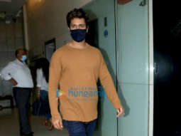 Photos: Vicky Kaushal snapped in Santacruz