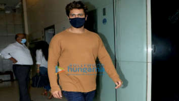 Photos: Vicky Kaushal snapped in Santacruz