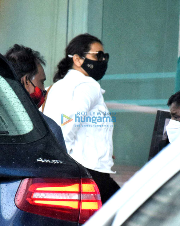 Photos: Vidya Balan snapped in Andheri Photos: Vidya Balan snapped in Andheri
