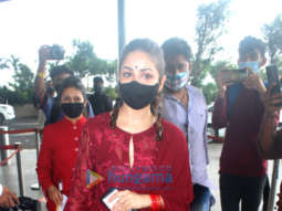 Photos: Yami Gautam and Pooja Hegde snapped at the airport