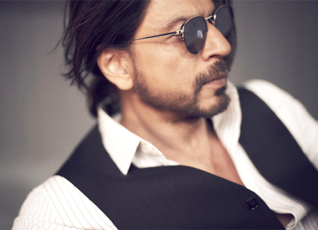 Shah Rukh Khan's latest picture takes the internet by storm, Avinash Gowariker says ‘King is King’