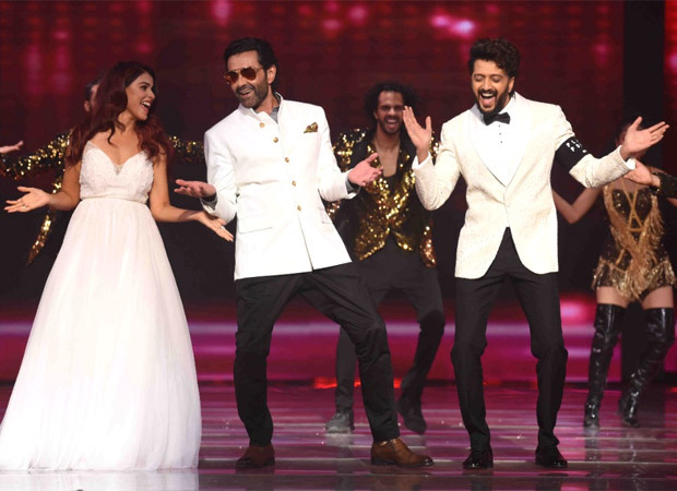 Bobby Deol, Riteish and Genelia Deshmukh set the Indian Pro Music League stage on fire with their enchanting performances during the Grand Finale