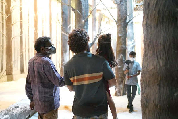 Allu Arjun runs into his daughter Arha, On the sets of Shaakuntalam, says what a memorable coincidence Allu Arjun runs into his daughter Arha, On the sets of Shaakuntalam, says what a memorable coincidence