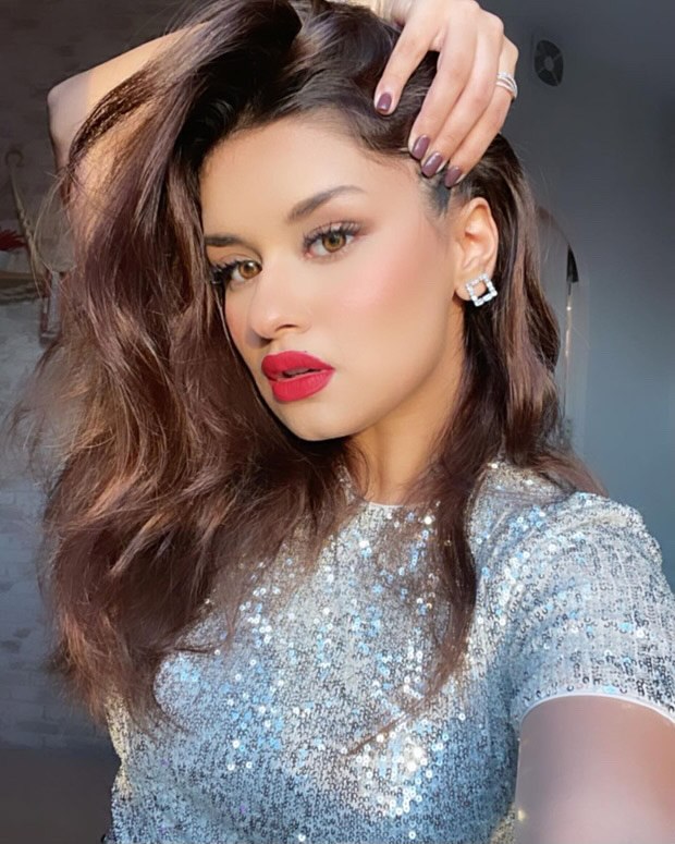 Avneet Kaur slays her super hot makeup look with brown-toned eyes and red lips