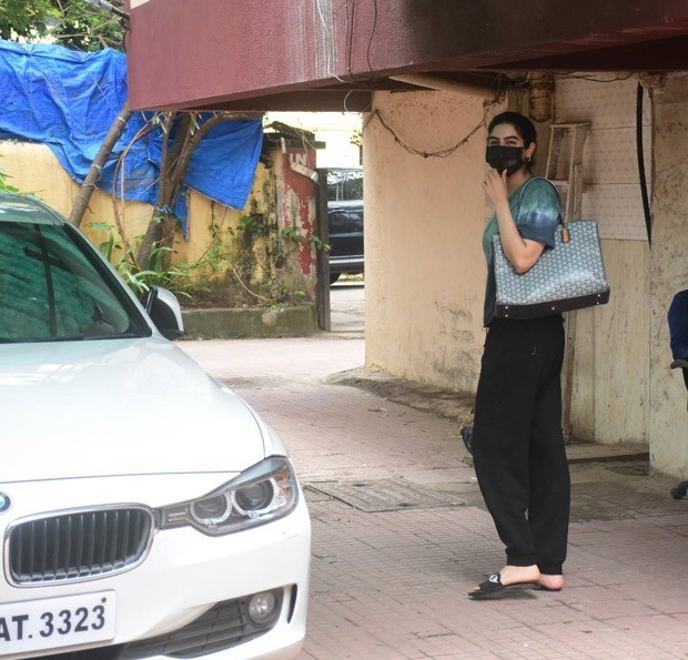 Khushi Kapoor steps out for Pilates class with bags worth over Rs. 6 lakh