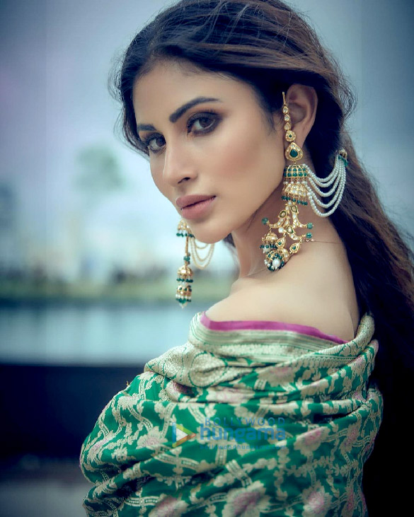 mouni roy 6 4