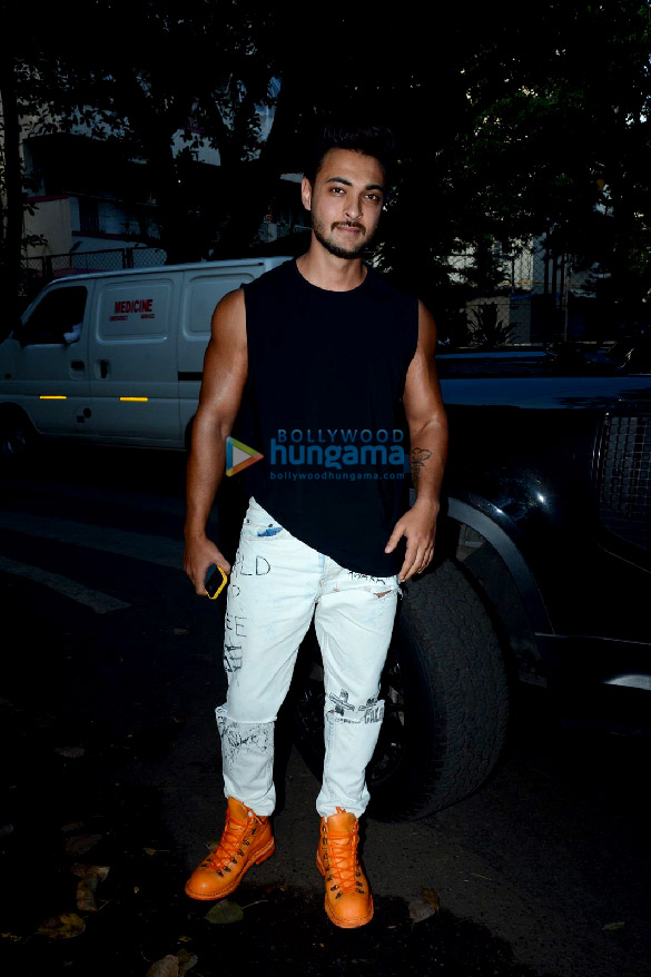 photos aayush sharma snapped at a dubbing studio in bandra 1