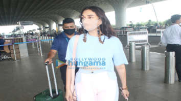 Photos: Aditi Rao Hydari and Hina Khan snapped at the airport