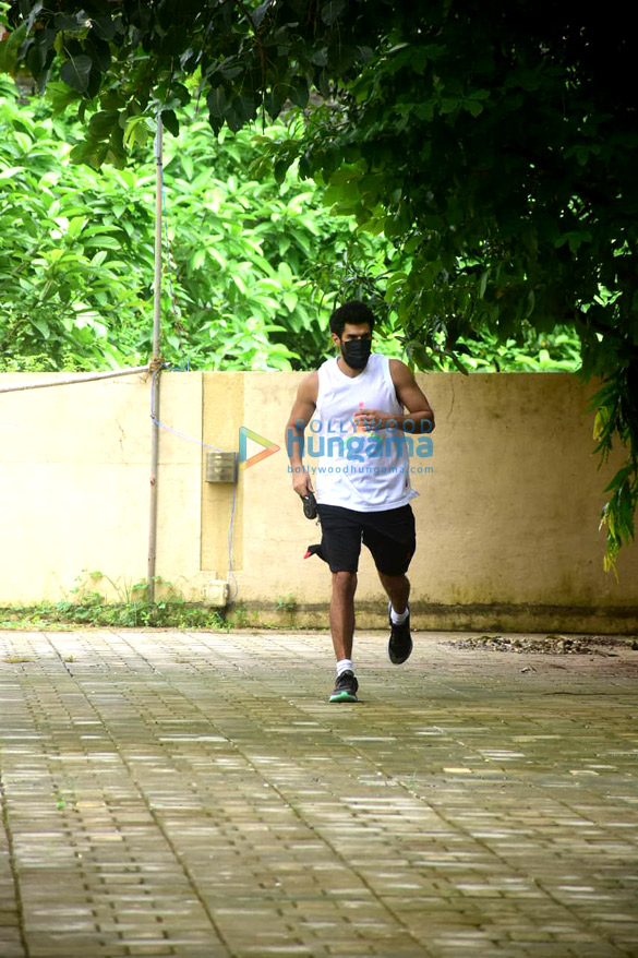Photos: Aditya Roy Kapur spotted in Bandra