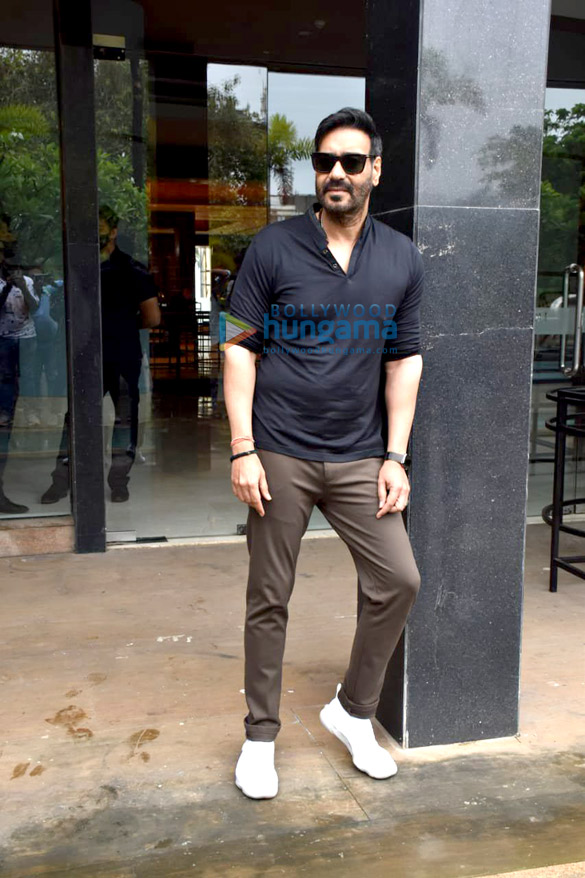 photos ajay devgn snapped promoting his film bhuj the pride of india 1