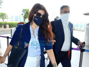 Photos: Akshay Kumar, Vaani Kapoor, Lara Dutta and Team Bellbottom head to Delhi for trailer launch
