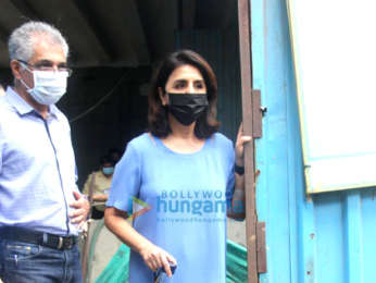 Photos: Alia Bhatt and Neetu Kapoor snapped at Krishna Raj's bungalow