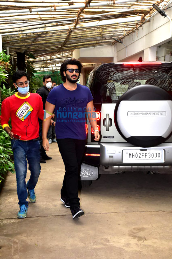 photos celebs snapped at private trailer preview of bhoot police 6