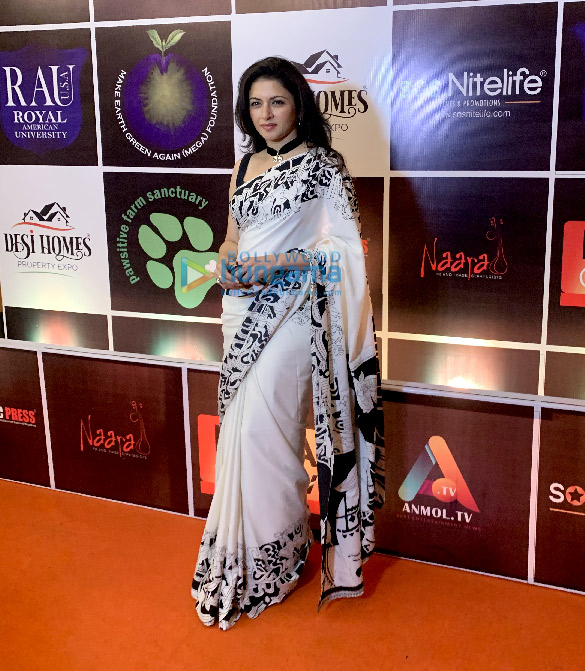 photos chunkey pandey bhagyashree and niharika raizada snapped at an award function 6