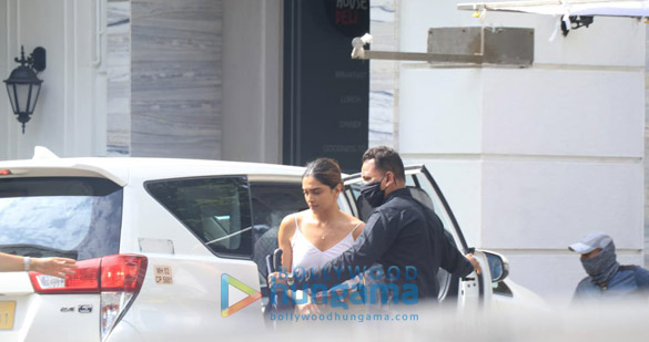 photos deepika padukone snapped at shoot location in the town 1