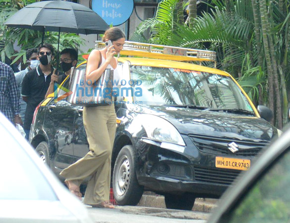 Photos: Deepika Padukone snapped at shoot location in the town