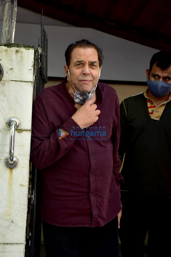 photos dharmendra snapped at a dental clinic in juhu 3 2