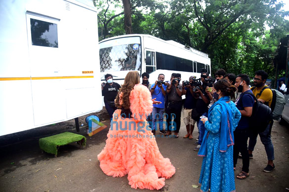 photos hina khan and rakhi sawant snapped on bigg boss ott set in film city goregaon 8