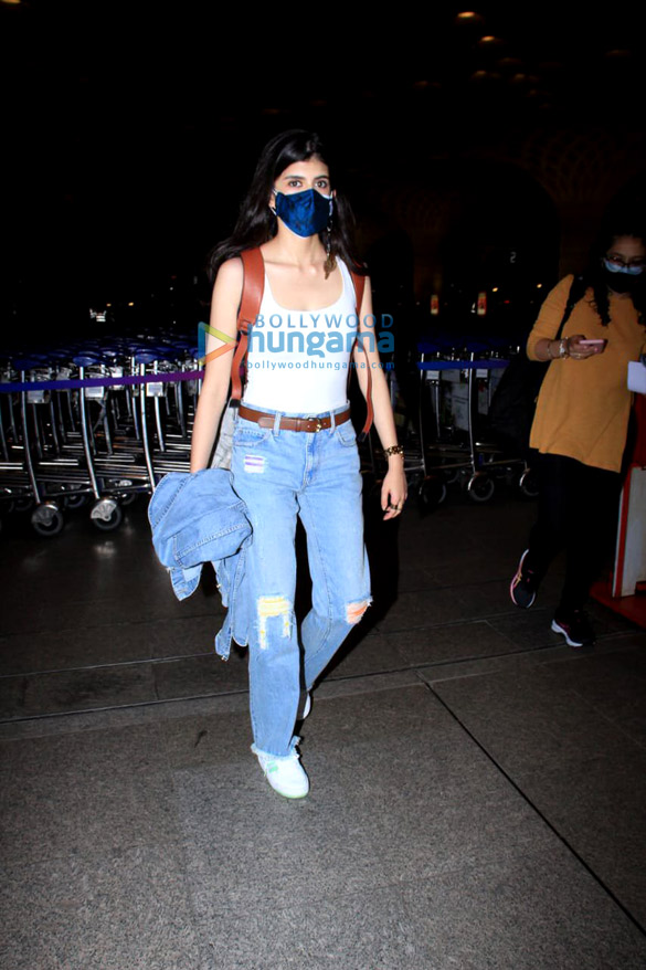 photos hrithik roshan sanjana sanghi aditya roy kapur and others snapped at the airport 6