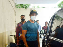 Photos: Hrithik Roshan snapped in Bandra
