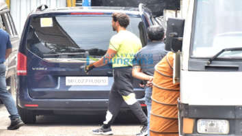 Photos: Hrithik Roshan snapped on the sets of a shoot