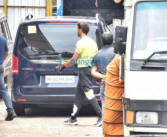 Photos: Hrithik Roshan snapped on the sets of a shoot