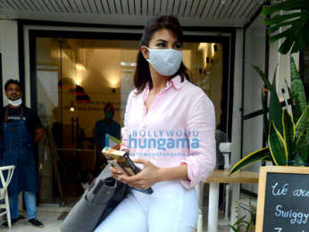 Photos: Jacqueline Fernandez snapped in Bandra