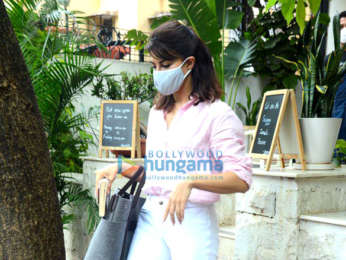 Photos: Jacqueline Fernandez snapped in Bandra