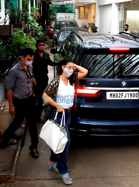 photos kajol yug and nysa devgn snapped at bhuj the pride of india screening 2