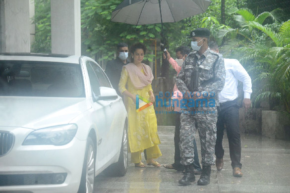photos kangana ranaut snapped at khar 2