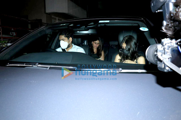 photos kareena kapoor khan karisma kapoor and amrita arora snapped in bandra 3