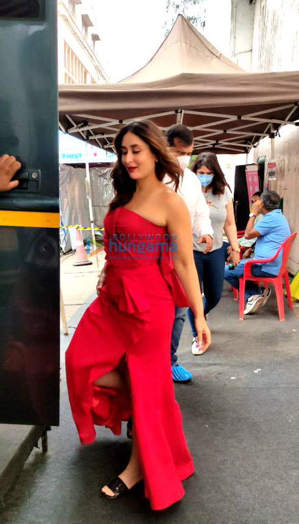 photos kareena kapoor khan spotted at mehboob studios 4 2