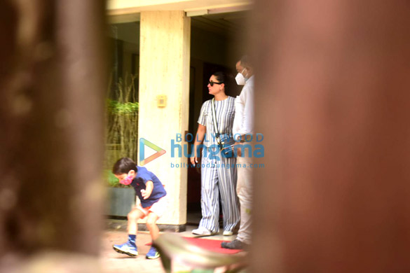 photos kareena kapoor khan spotted in bandra 3 24
