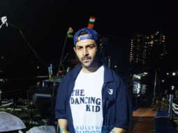 Photos: Kartik Aaryan snapped at Versova jetty