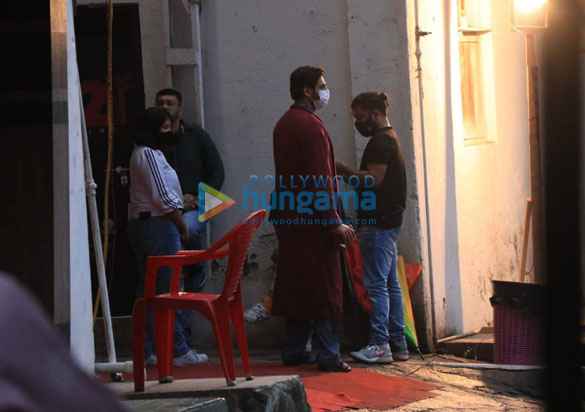 photos kartik aaryan spotted at filmistan studio 3