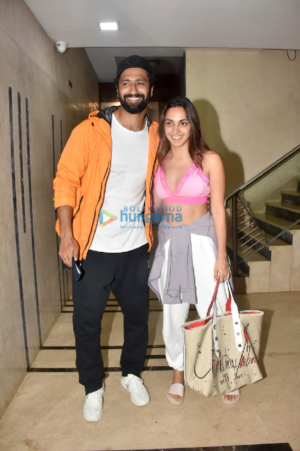 photos kiara advani vicky kaushal and shashank khaitan snapped at dance rehearsal in khar 5