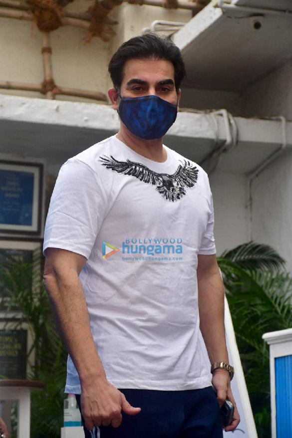 photos malaika arora amrita arora and arbaaz khan snapped at olive 3