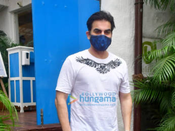 Photos: Malaika Arora, Amrita Arora and Arbaaz Khan snapped at Olive
