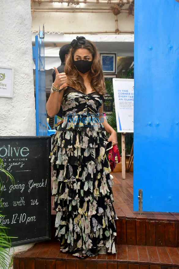 photos malaika arora amrita arora and arbaaz khan snapped at olive 8