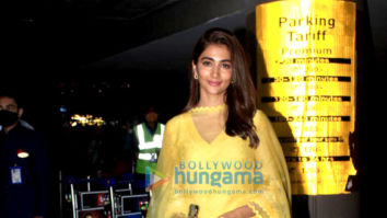 Photos: Pooja Hegde, Pulkit Samrat, Kriti Kharbanda and others snapped at the airport