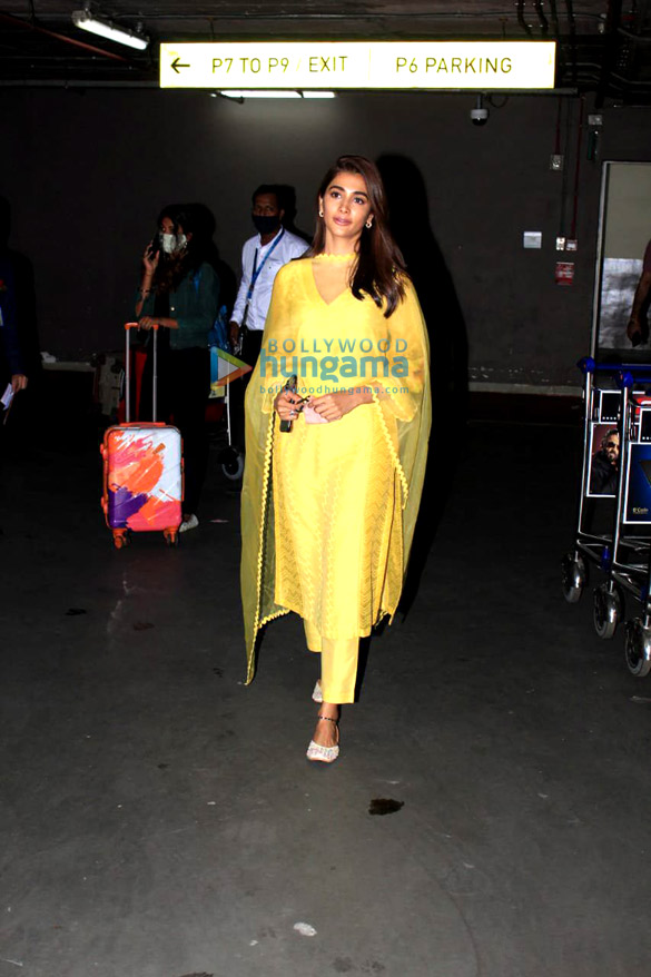 photos pooja hegde gauahar khan and zaid darbar snapped at the airport 3