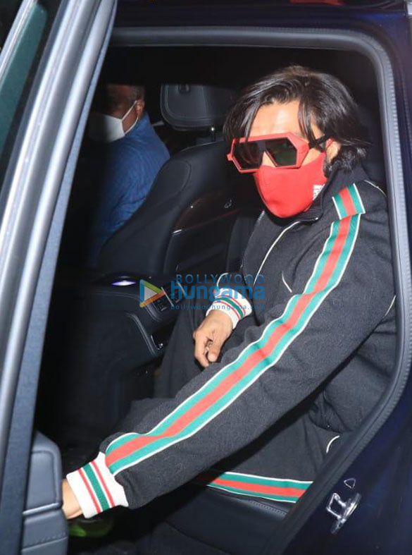 photos ranveer singh and alia bhatt snapped at karan johars house in bandra 2