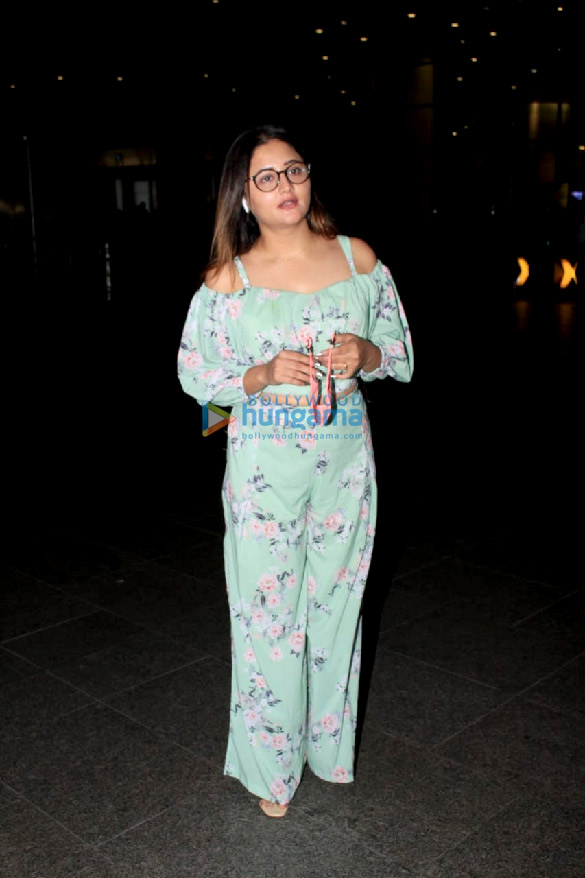 photos rashmika mandanna and rashami desai snapped at the airport 1