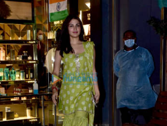 Photos: Rhea Chakraborty snapped at a salon in Juhu