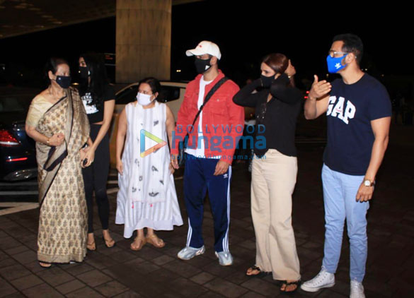 Photos: Ronit Roy and Rohit Roy snapped at the airport Photos: Ronit Roy and Rohit Roy snapped at the airport