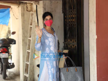 Photos: Sara Ali Khan, Khushi Kapoor and Dhvani Bhanushali spotted at gym Bandra