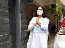 Photos: Sara Ali Khan snapped in Juhu