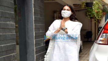 Photos: Sara Ali Khan snapped in Juhu