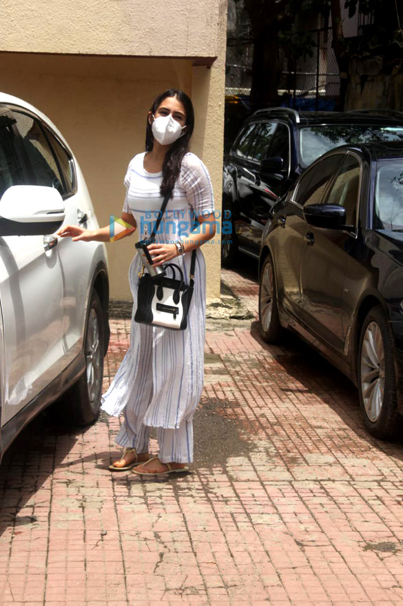 photos sara ali khan spotted at the gym in santacruz 5 2