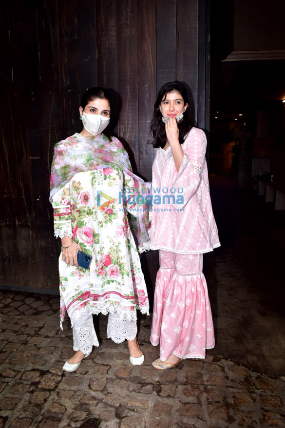 photos shanaya kapoor khushi kapoor and others snapped at anil kapoors residence for rakshabandhan 2021 2